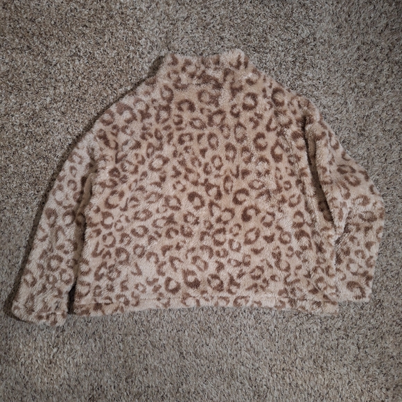 Adrienne Vittadini Sport Leopard Print Fuzzy Fleece Pullover - Picture 2 of 6
